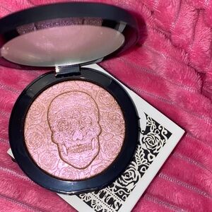 Melt Cosmetics iluminación highlighter